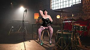 Granny Hardrock Blows Minds with Spectacular Deepthroat Skills