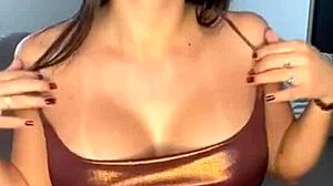 Young Sexy Girlfriend Boldly Masturbates For Boyfriend