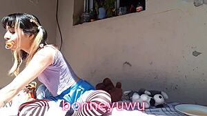 Bonneyuwu plays with stuffed animals and squirts 😍