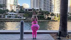 Insatiable BBW Hollywood rides Rome Major's huge cock hard