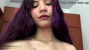 mi latina hermanastra me pide venirme en su cara con monster cock