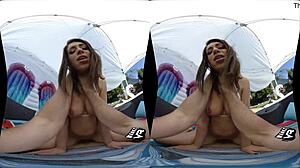 Skinny blonds and brunettes get hard in a threesome