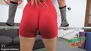 Petite beauty flaunts her assets in tight leggings