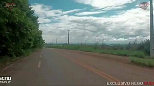 Preto Da Rola Gigante Arrebenta Esposa Do Corno No Meio Do Mato