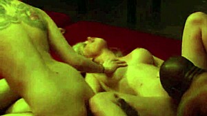 Viviane Leigh reveals her natural body