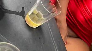 Exibida No Bar Com Um Homem Casado in Sexy Lingerie