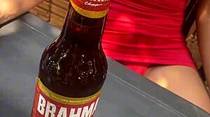 Exibida No Bar Com Um Homem Casado in Sexy Lingerie