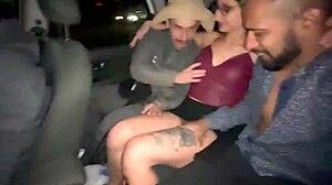 a loirinha aprontou com os dois na carona do carro