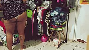 Bbw Gordita Mexicana Haciendo Limpieza En El Cuarto