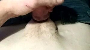 Does rojo squirt during masturbation?