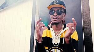 shes sucking her dick like a popsicle