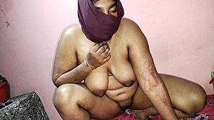 Bhabhi shaves hair to suck dick better for her friend's girlfriend