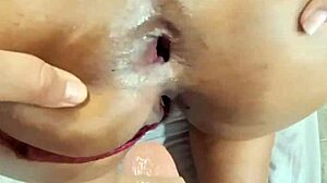 Que hermosa se ve mi hijastra colombiana con culo bien abierto de puro anal