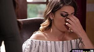 trimmed lesbo bf getting finger fucked