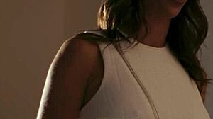 Alexis Fawx Wants Jake Adams To Fuck Her Like Other Milfs For Extra Money.