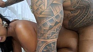 ninfeta offers her ass to sogro since bf won't eat it.