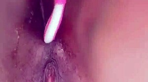 I brush my ass and it feels so delicious.