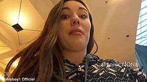 Aleya Sun got her jeans wet in the shopping mall
