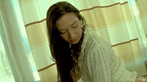 Catching Leontia D Dripping After Cunt-Stroking