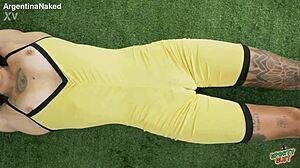 I see huge puffy cameltoe on skinny tattooed babe at gym