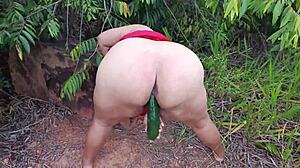 Hot housewife masturbates on way home