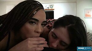 Lucky Dude Has Threesome with Scarlett Taylor and Naomi?