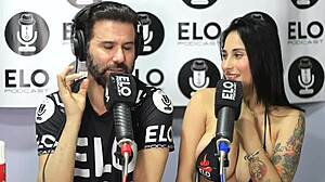 Entrevista with Elo Podcast Turns Spicy with Jenifer Play in Hot 3some