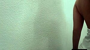 Kimmy Kimm oils up that big cock 😏