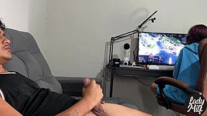 Peguei Ele Batendo Punheta Enquanto Eu Estava Jogando O Que Acha Que Eu Fiz