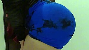 El Culote Sexy De La Mama De Mi Amigo Preparándose Para Descansar