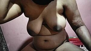 I have sex with my hot stepsister secretly
