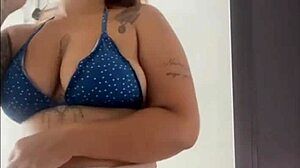 Exhibitionist Flashes Big Pussy After Night Of Fun