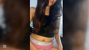 18-year-old with perfect tits sucks fingers in real homemade clip