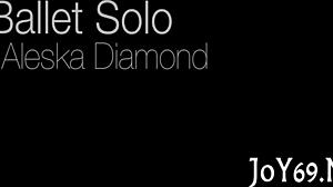 Solo Gal Rubs Fur Pie Thoroughly?