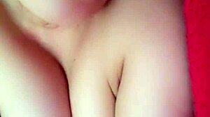 Girl masturbates her pussy live on camera