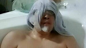 Cyno enjoys a bubble bath alone 3