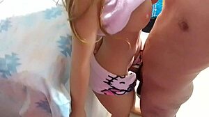 Mi padrastro me llevó a un hotel barato para follar