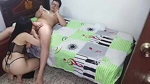 Colombian Amateur Gives Deepthroat and Rimjob in Hot Doggystyle Scene