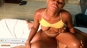 curvy african milf’s bubble butt eaten in homemade lesbian tribbing clip