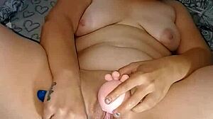 A girl has fun with herself and is trying to squirt for the first time