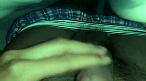 masturbating in bed! what a hot solo session!