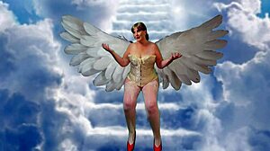 Красивата с токчета казва: Вземи ми кура сега