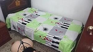 Colombian Amateur Gives Deepthroat and Rimjob in Hot Doggystyle Scene