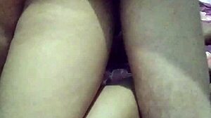 Hey, mau ngewe pembantu sementara rumah kosong?