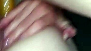 primeira vez cuzinho: amateurs explore creampie in tight ass