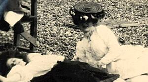 porn nostalgia baker with hairy retro beaver