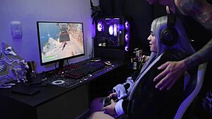 i can’t stop banging this otaku chick during fortnite