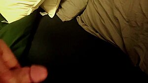 Watch Idzard jerk off that monster cock!