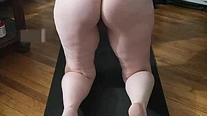 Hot Milf Performs Intense Naked Yoga For Jerking Off