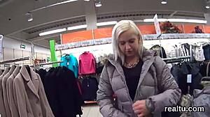 i flash and cum in outdoor toilet in front of arab neighbors